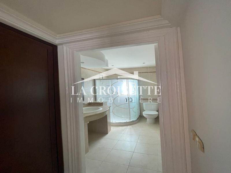 Etage de villa S+3 à La Soukra